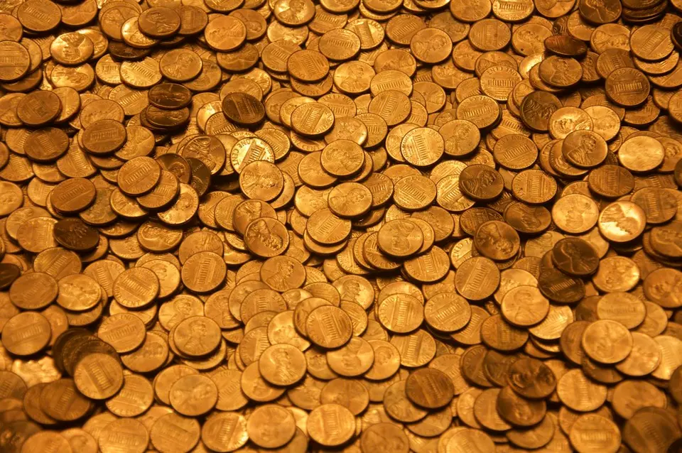 Coins and jewelry imagery used on the Lubbock gold-buying campaign landing page